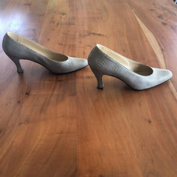 Rare Vintage Charles Jourdan Leather Pumps Black & Ivory Pattern Sz‎ 6 - EUC - Picture 5 of 14